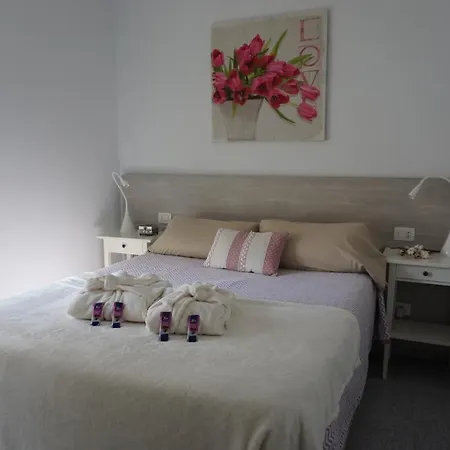 Bright Flat In Salinetas Telde